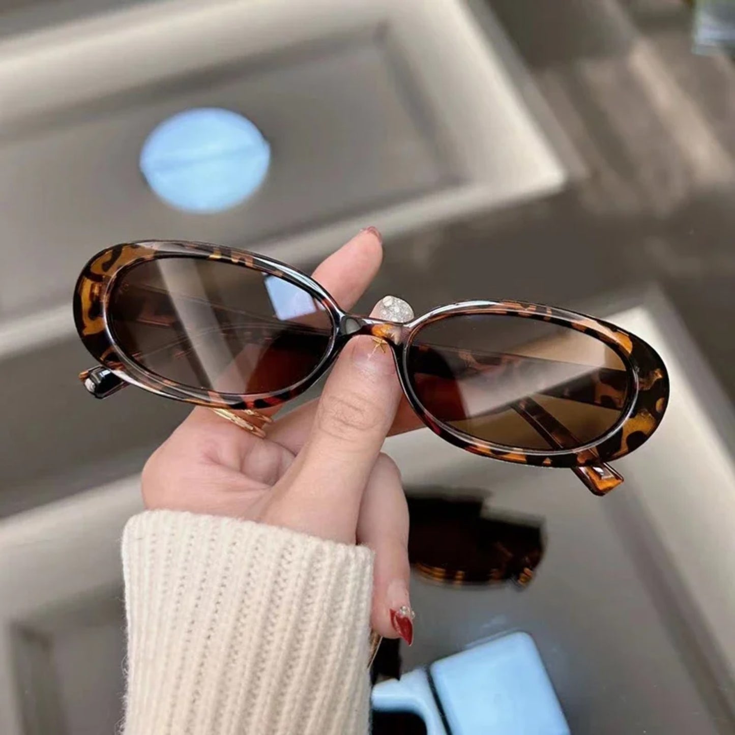 Plastic Leopard Oval Mirror Sunglasses