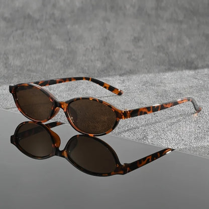 Oval UV400 Sunglasses | Retro Black Fashion Shades – CINILY UK front view