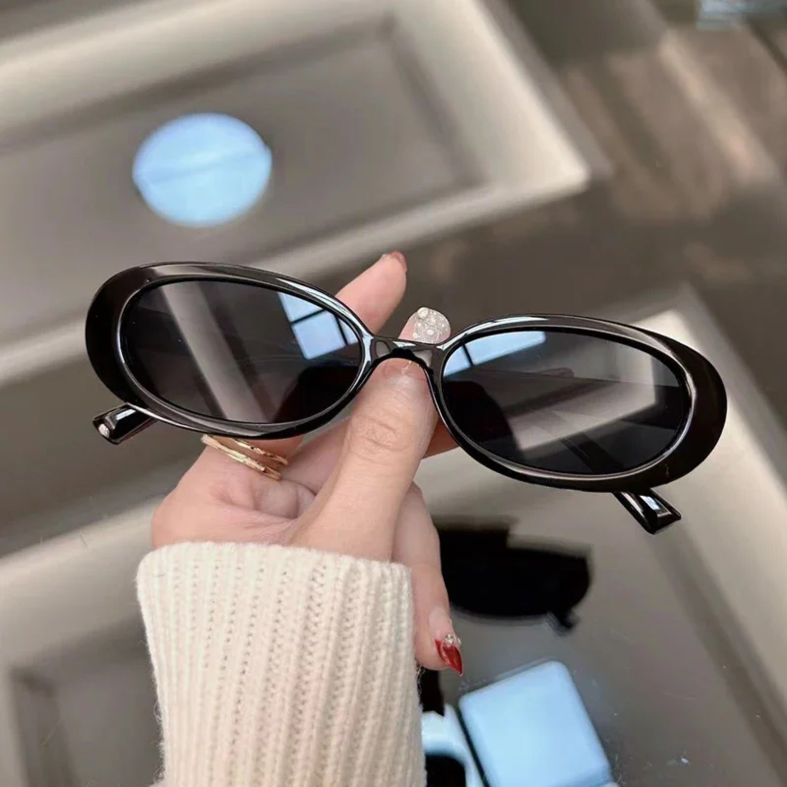 Leopard Oval Mirror Sunglasses | Retro Women’s Fashion Shades – CINILY UK - Black