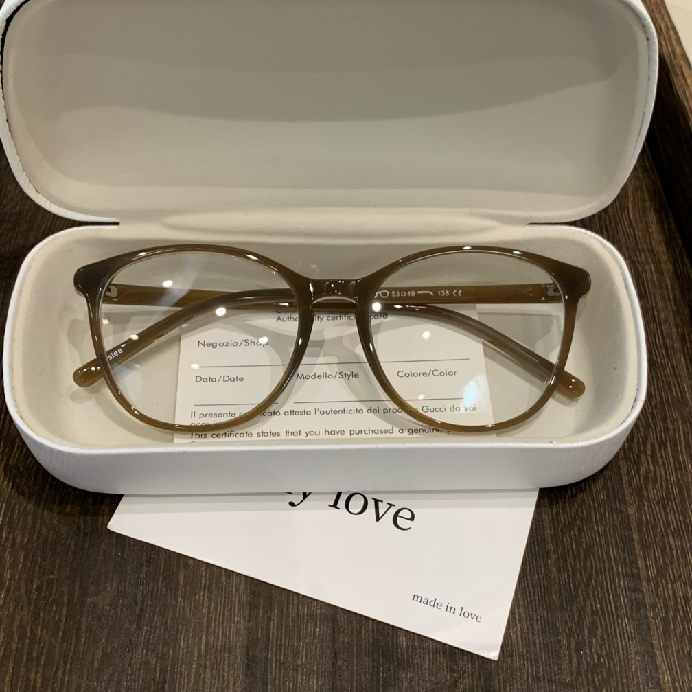Rounded Square Eyeglass Frames with Slim Temples and Corner Accents, F - Latte Brown