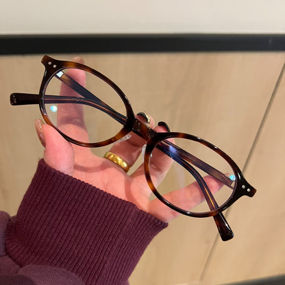 Retro Rounded Square Eyeglass Frames with Broad Rims, Tortoiseshell frame detail