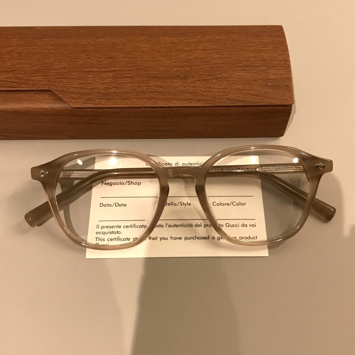 Retro Eyeglass Frames with a Rounded Front and Broad Temples, Four Col - Milk Tea Brown