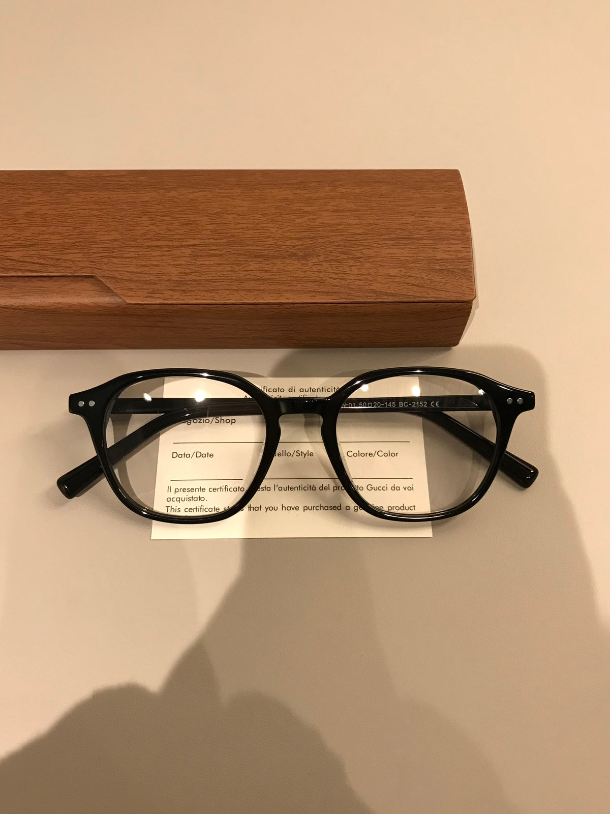 Retro Eyeglass Frames with a Rounded Front and Broad Temples, Four Col temple detail